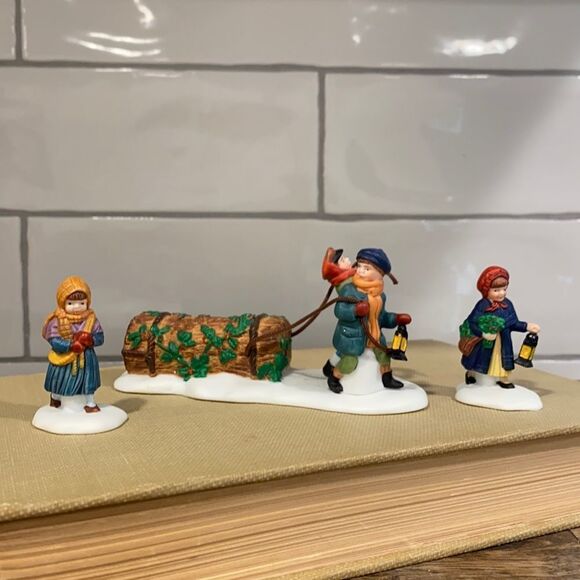 Dept 56 Bringing Home The Yule Log Figurine Set Christmas Village #5558-1 - Picture 1 of 8